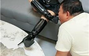 【冷兮】强迫伺候长靴女神沐足 JS250610-11