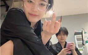 【聪慧】绿帽诱惑情侣灯    250607-8