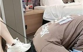 【碧火】小白鞋肉丝脚踩虐 JS250607-1