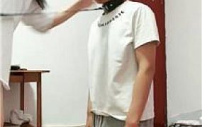 【瑞吉娜】连环抽耳光-脚插嘴-踩踏 JS250801-26