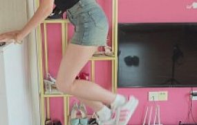 【素人S】美女点点的匡威帆布鞋+阿迪板鞋踩踏 YC-241129-4