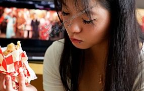 【第5风格】00后剧情汉堡嚼碎了喂狗 YC-241030-4