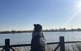 精神小妹双人真实踹踩舔鞋闻脚羞辱 YC-241107-2