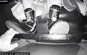 B719 – 无意识网吧妹子纱裙马丁靴踩手 bf46247