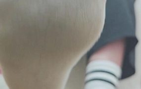 小野臭袜子和闺蜜剧情羞辱