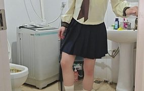 娇娇踩食物诱惑喂你吃