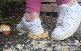 两双AF运动鞋户外踩小蛋糕和蔬菜 YC-240825-5