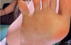 【绝美兔】舔着主人酸臭脚被辱骂    250722-11