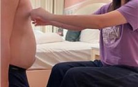 【奇了怪了】裸足喂酸奶-白袜踩虐 JS250728-42