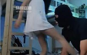 【萱萱】运动鞋+高跟踩踏虐打 JS250715-2