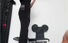 【安晴】纹身小妹强迫舔高跟 bf55295