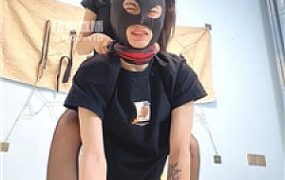 【灵韵】黑丝美腿踩虐-窒息场 bf55199