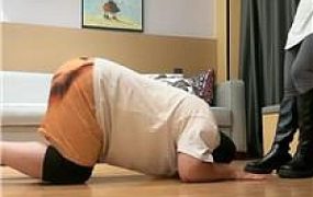 【小奕】长靴暴力踢踹虐杀【双视角版】 JS250703-33