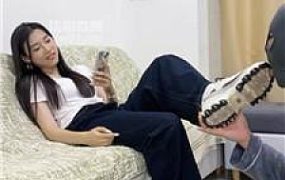 【素人挖掘机】鞭打-强迫舔脏鞋底 JS250629-31