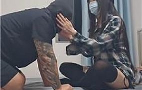 【爱吃小嘴巴】闻脚闻裆坐脸虐乳 JS250905-21