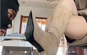 【斯羽情侣主】高跟长靴踩-伺候沐足 JS250904-12