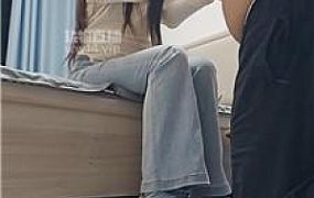 【爱吃小嘴巴】甘愿做女学生的奴 JS250901-14