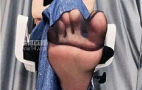 【琳达】贱狗进来仰望我    250828-20