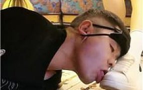 【文文文】KTV-陪酒小妹小白鞋白袜辱 JS250823-41