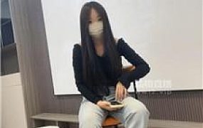 【汝汝】边打游戏边踩绿帽  JS250821-15