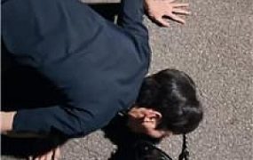 【慕容】户外公开遛人形犬 JS250817-16