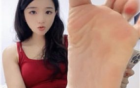 【圆圆】来被妈妈羞辱    250814-31