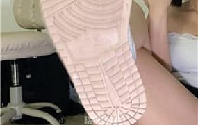 【台湾小花】清理鞋底    251004-13