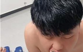 【情侣s】奶狗臭脚丫狂舔 JS251004-19