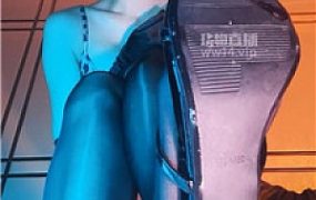 【凌晨】屁场亮油黑丝    250919-13