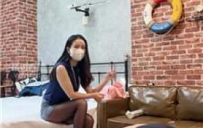 【璎珞老师】保鲜膜窒息-踩踏-强迫舔圣水 JS251021-35