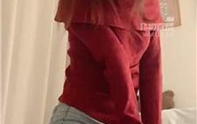 【爱吃小嘴巴】牛仔裤坐脸窒息-白袜脚踩 JS251021-10