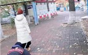 【哈姐】户外游乐园遛狗 JS251020-11