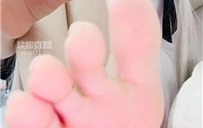 【女神mio】穹妹爆吸香水裸足    251015-17