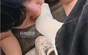 【静怡】牛仔裤坐脸窒息-品尝臭脚丫 JS251023-9