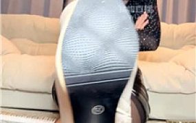 【洛枳】黑丝白靴    251123-14