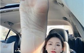 【漫音】滚进来伺候妈妈脚    251119-17