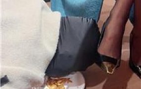 【蜜糖情侣】包厢桌底伺候主人吃饭 JS251202-22