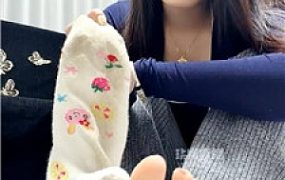 【夏主】女同事家做客油足超脏白袜    251201-31