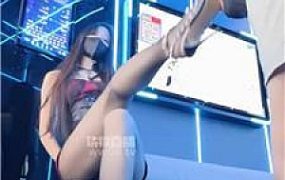 【貓神】油亮黑丝户外KTV调狗【双视角版】 bf59463