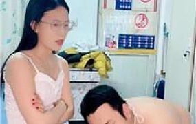 【狠心小妈】骑马数据线抽-黑丝脚插嘴 JS251231-31