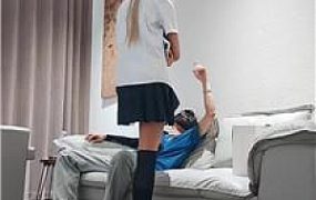 【萝莉收割机】袜子塞嘴精神小妹暴揍 bf59951
