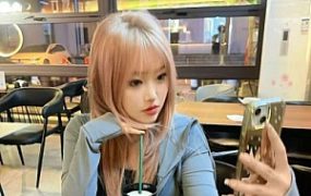 小美女的黑丝脚奴 YC-250616-2