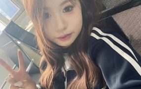 学生太妹踩踏小沈 YC-250504