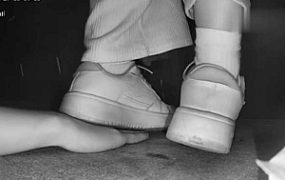 B756 – 无意识情侣李宁板鞋前中期完全无视踩全手+后期察觉探手 bf49207