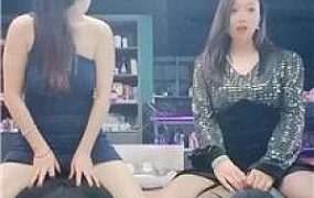【成怡小姨】姐妹花训脚奴 JS260111-46