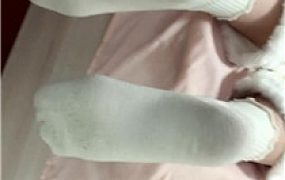 【咬猫】闺蜜的酸臭白棉袜    260117-27