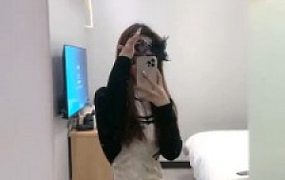 【一宁】人体座椅/穿鞋踩踏/鞭打/裸足深喉脚踩喂食